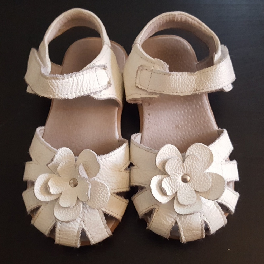Girls White Leather Sandal size 12.5